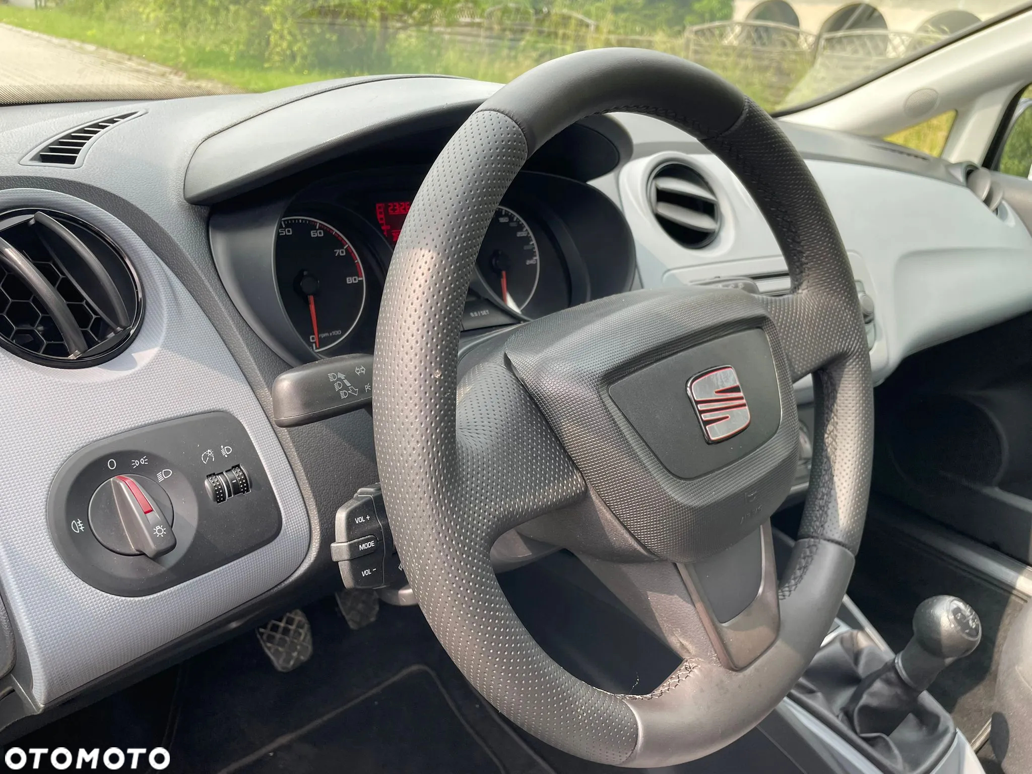 Seat Ibiza 1.4 16V Passion - 15