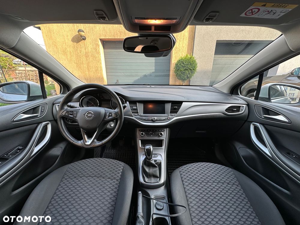 Opel Astra 1.2 T Elegance S&S - 10