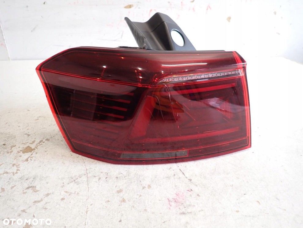 VW PASSAT B8 LIFT KOMBI LEWA TYLNA LAMPA ORYGINAŁ 3G9945207P - 1