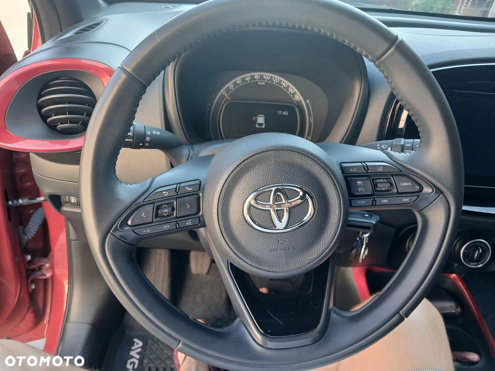 Toyota Aygo X 1.0 VVT-i Undercover - 10