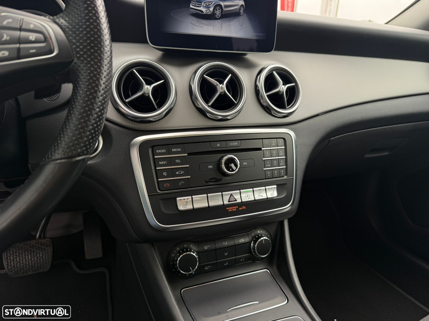 Mercedes-Benz GLA 180 Urban Aut. - 11
