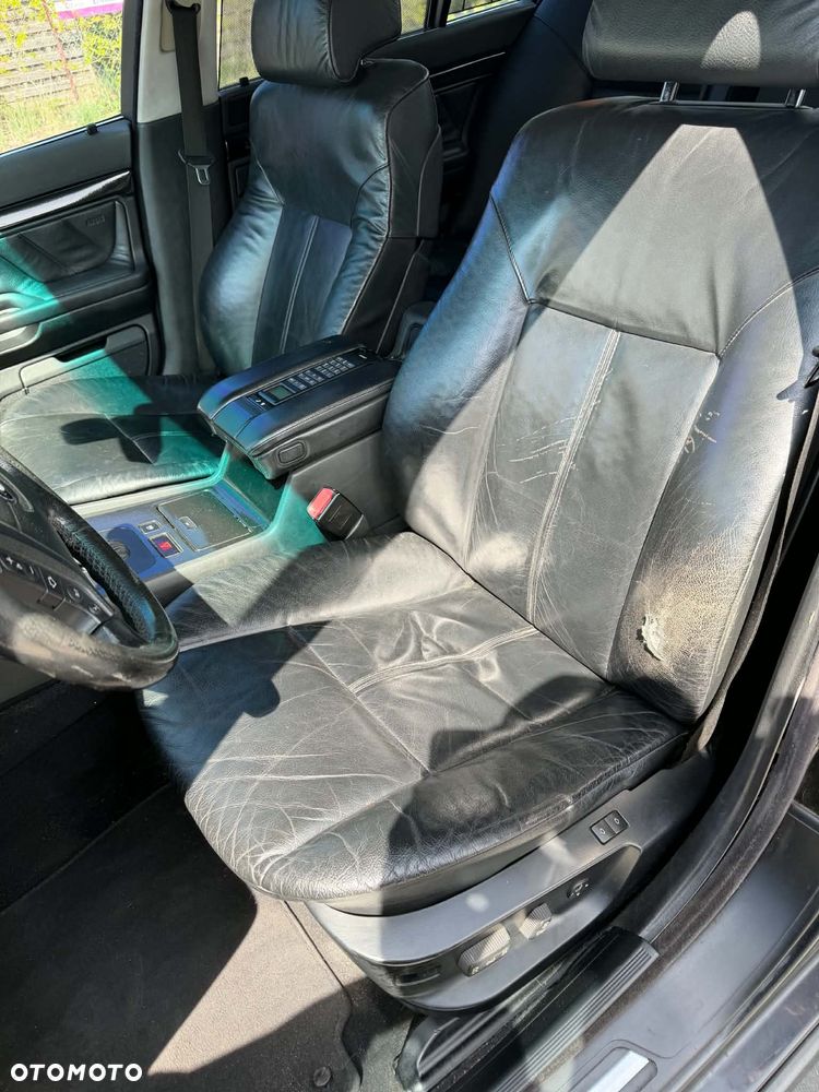 BMW Seria 7 740i - 26