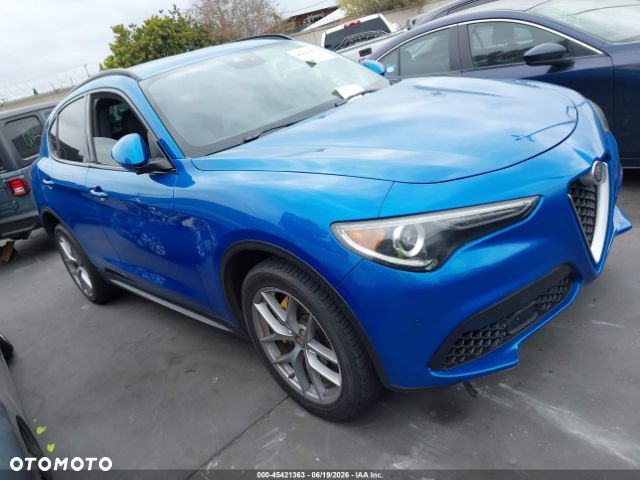 Alfa Romeo Stelvio 2.0 Turbo 16V AT8-Q4 Veloce Ti - 2