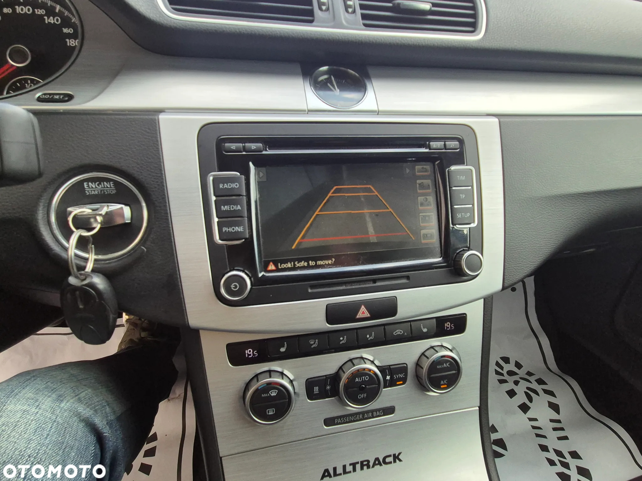 Volkswagen Passat Variant 2.0 TDI DSG BlueMotion Technology Business Edition - 19