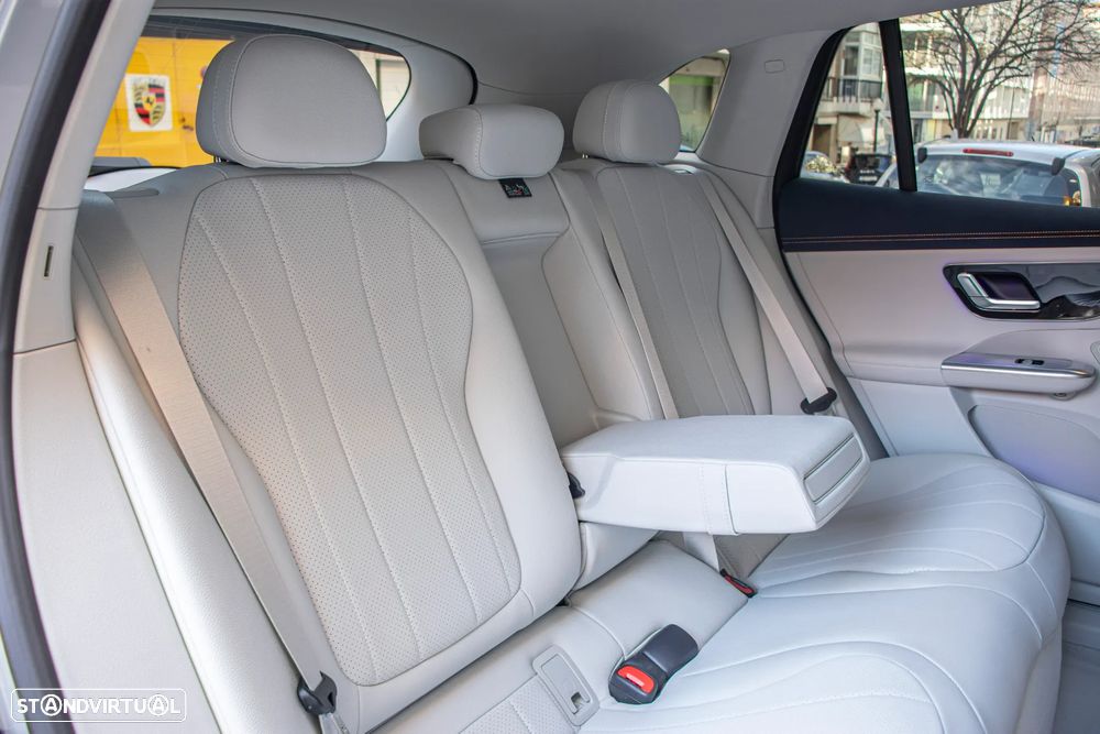 Mercedes-Benz EQE SUV 350+ - 41