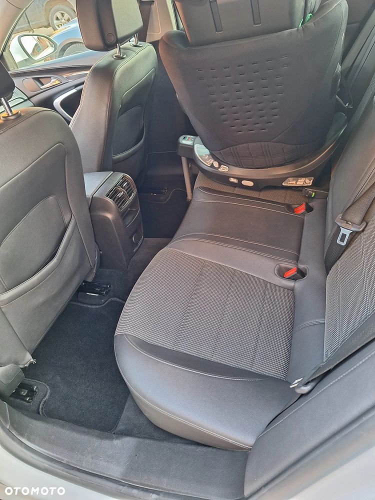 Opel Insignia - 16