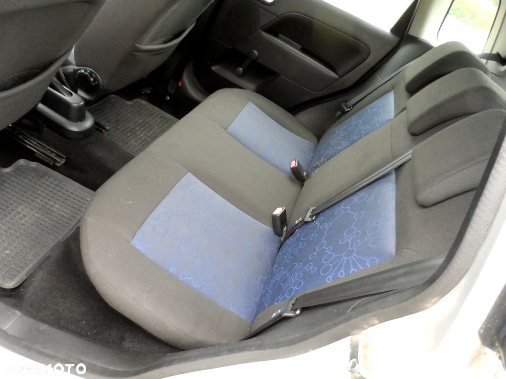 Ford Fiesta 1.4 Ambiente - 17