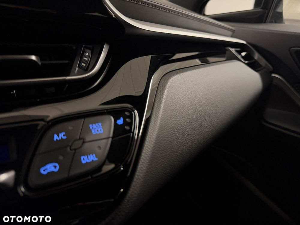 Toyota C-HR Flow - 15