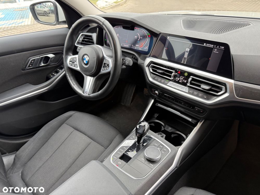 BMW Seria 3 320d Edition Luxury Line Purity - 19