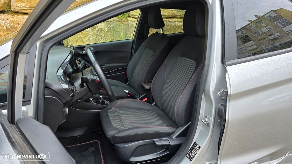 Ford Fiesta 1.0 EcoBoost ST-Line - 33