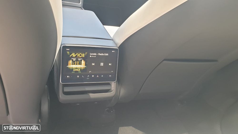 Tesla Model Y Long Range Tração Integral Premium - 9