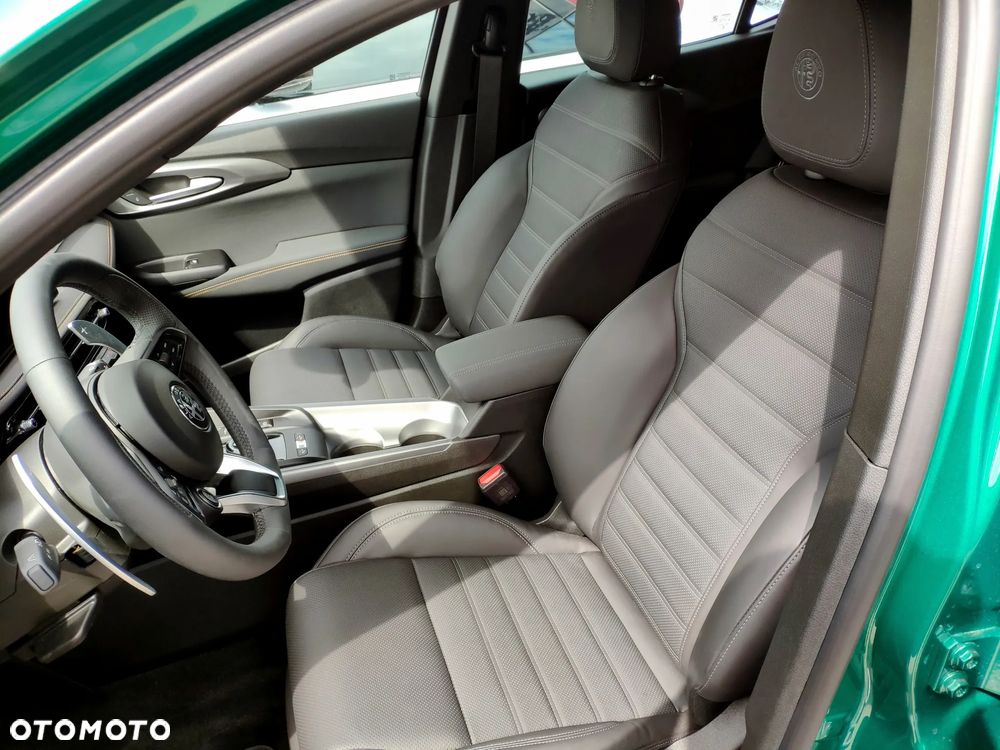 Alfa Romeo Tonale 1.5 T4 GSE mHEV Veloce DCT - 21