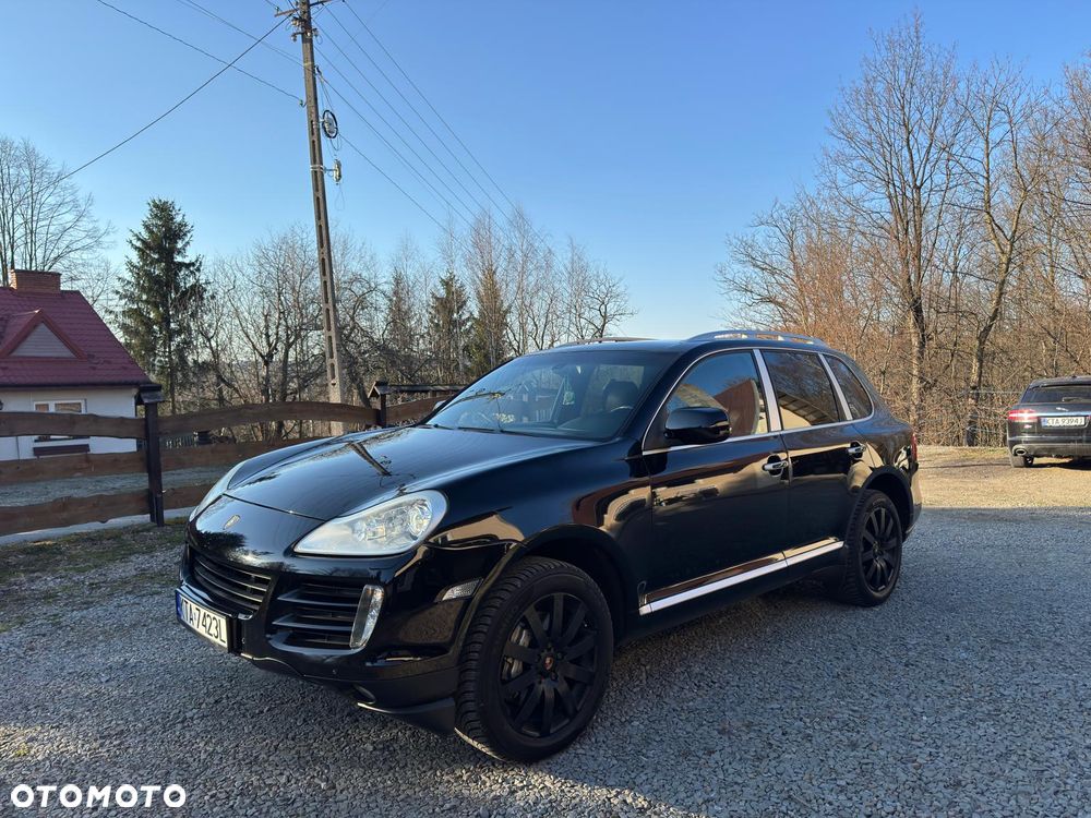 Porsche Cayenne - 1