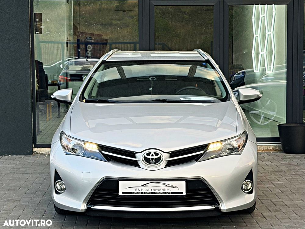 Toyota Auris 1.4 D-4D Unique - 3