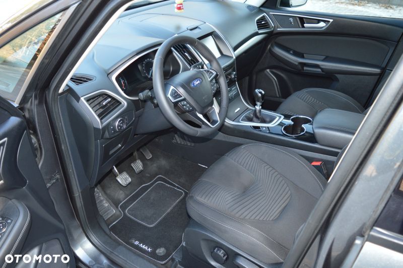 Ford S-Max - 13
