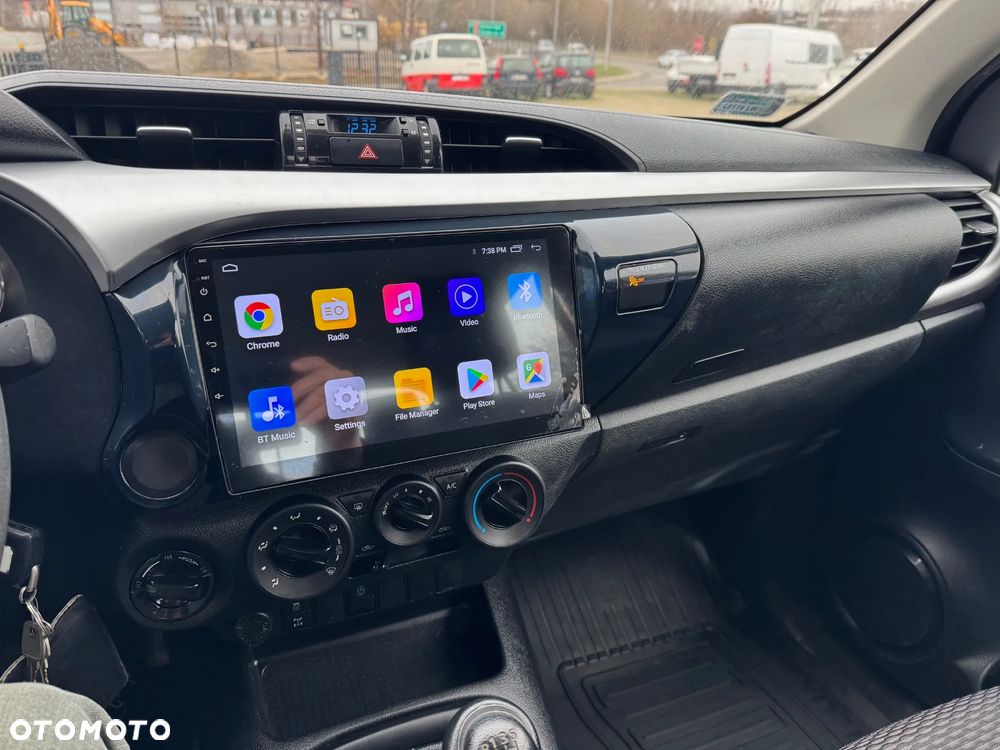 Toyota Hilux 2.4 D-4D Extra Cab DLX 4x4 - 13