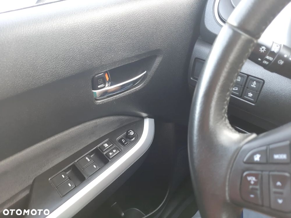 Suzuki Vitara 1.6 Premium 4WD - 22