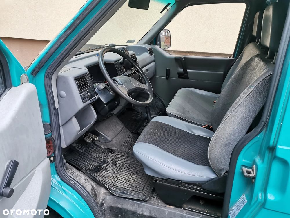 Volkswagen Transporter - 9