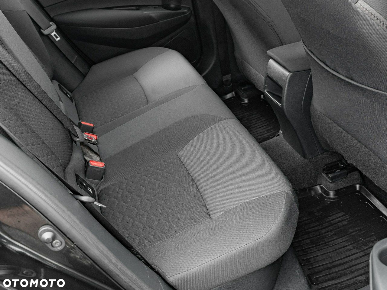 Toyota Corolla 1.8 Hybrid GPF Comfort - 29