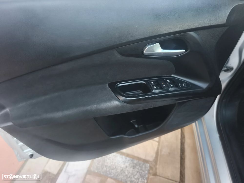 Fiat Tipo Station Wagon 1.3 M-Jet Lounge J17 - 17