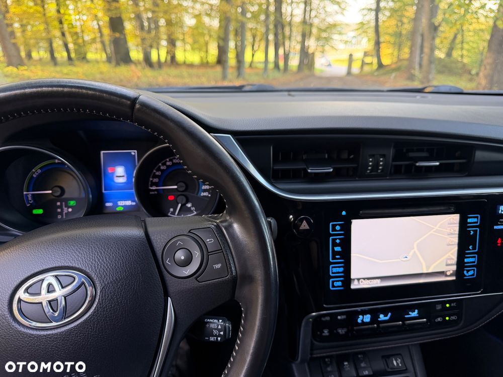 Toyota Auris 1.8 HSD Luna - 11