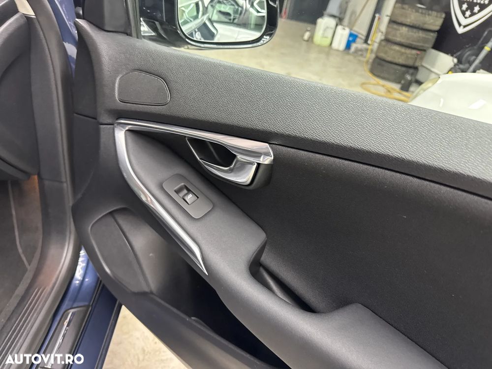 Volvo V40 D3 Geartronic Momentum - 22