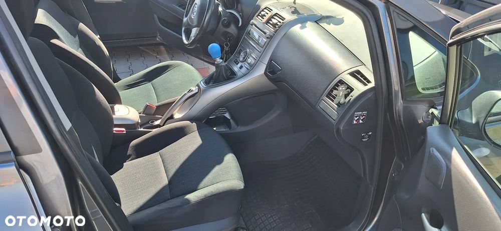 Toyota Auris 2.0 D-4D Team - 8