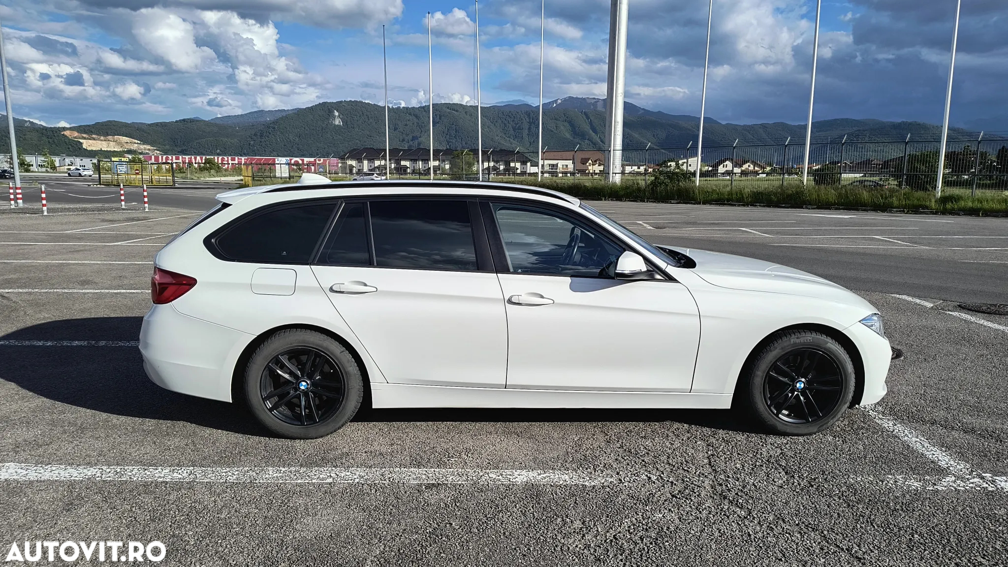 BMW Seria 3 320i Touring Aut. Advantage - 17