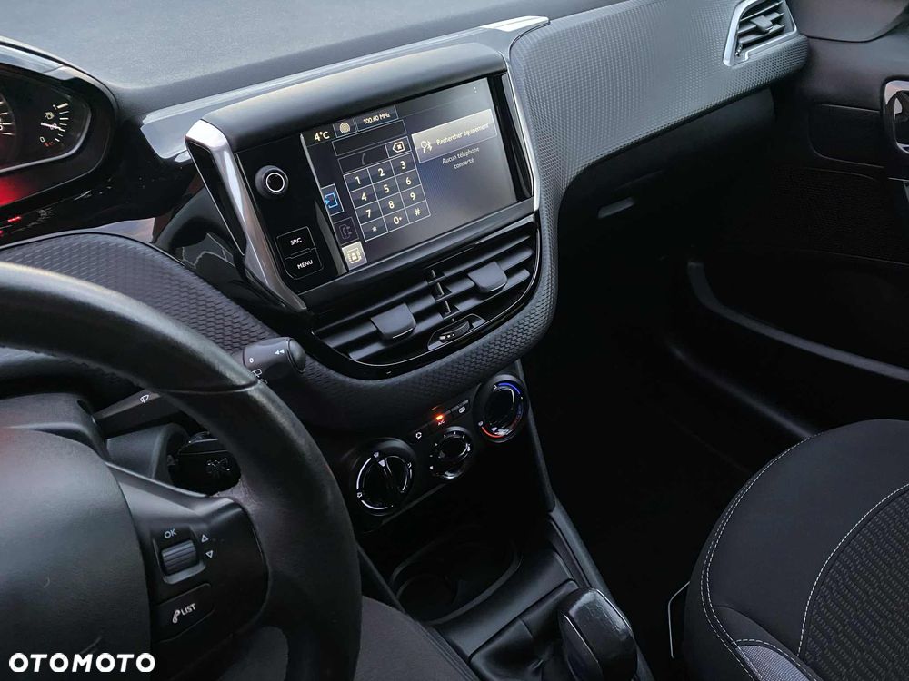 Peugeot 208 1.6 BlueHDi Allure S&S - 14