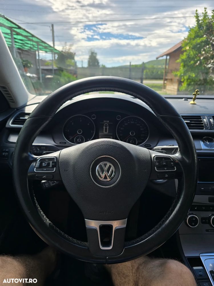 Volkswagen Passat 2.0 TDI BlueMotion Technology DSG Comfortline - 8