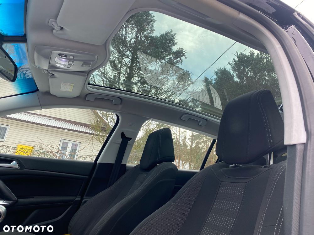 Peugeot 308 1.6 e-HDi Allure S&S - 17