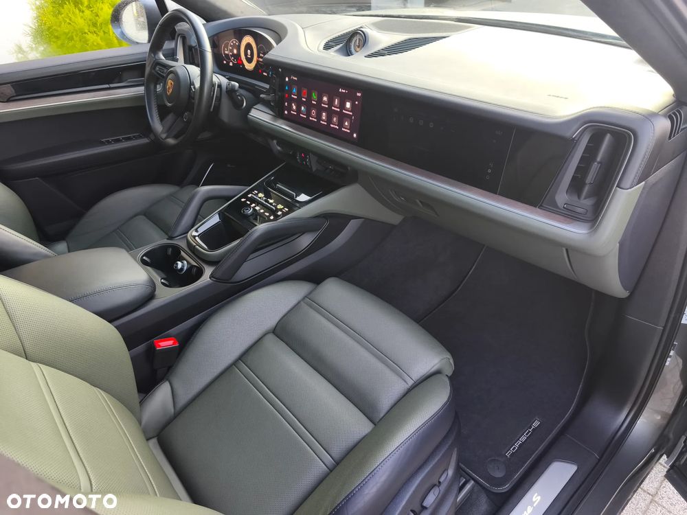 Porsche Cayenne - 22