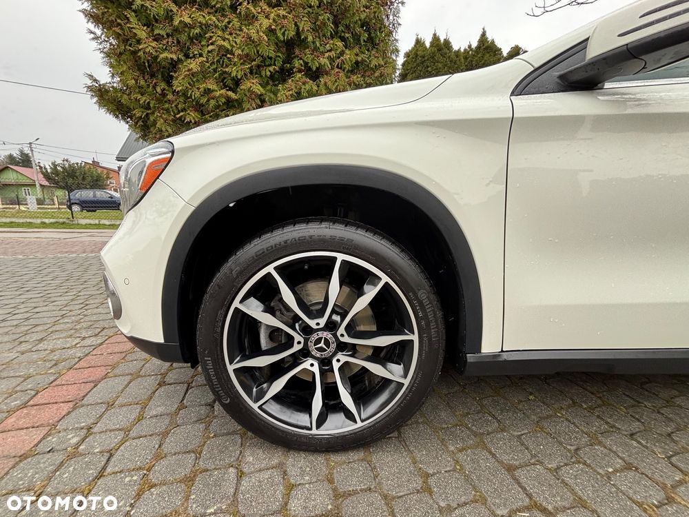 Mercedes-Benz GLA 250 4-Matic Urban - 9