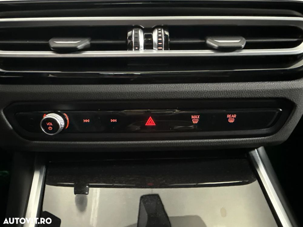 BMW Seria 3 320d xDrive Sport-Aut. Luxury Line - 19