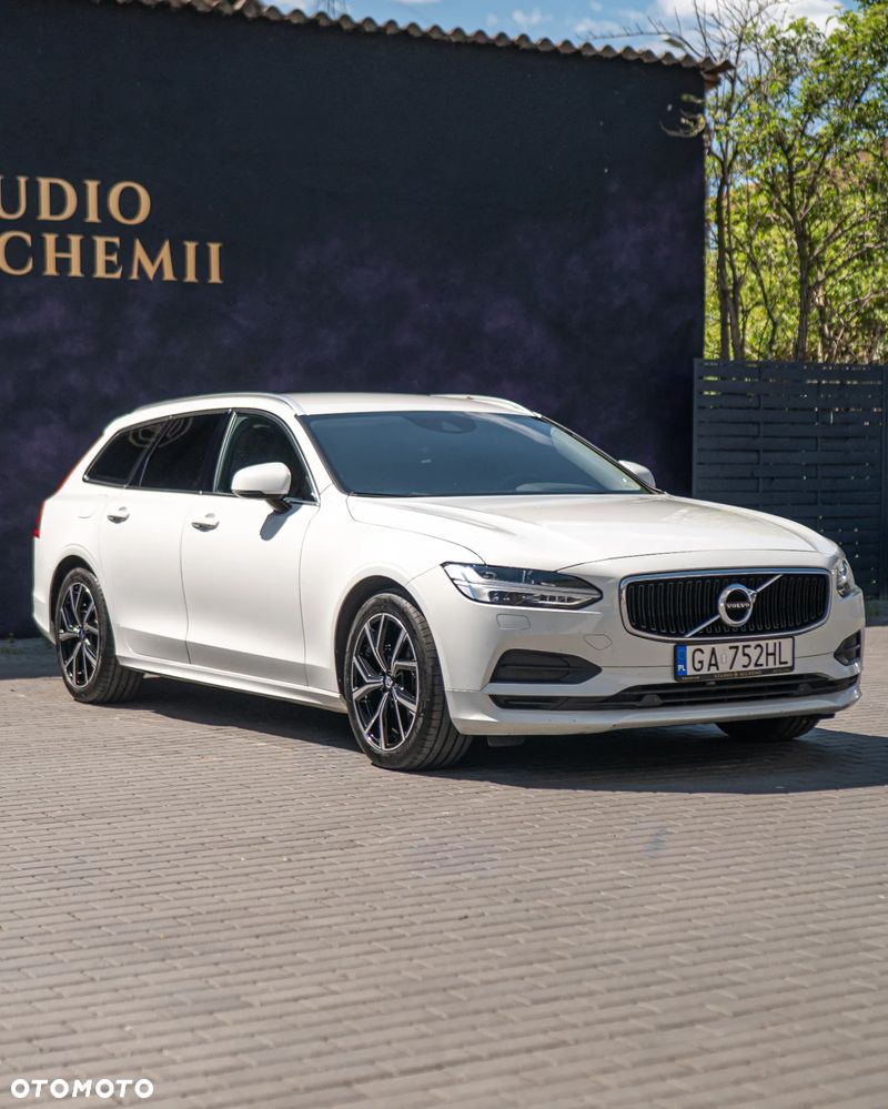 Volvo V90 D4 Momentum - 2