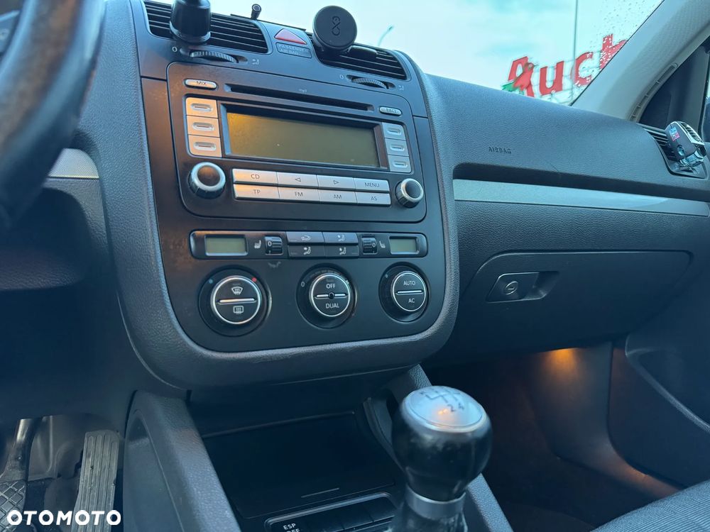 Volkswagen Golf - 16
