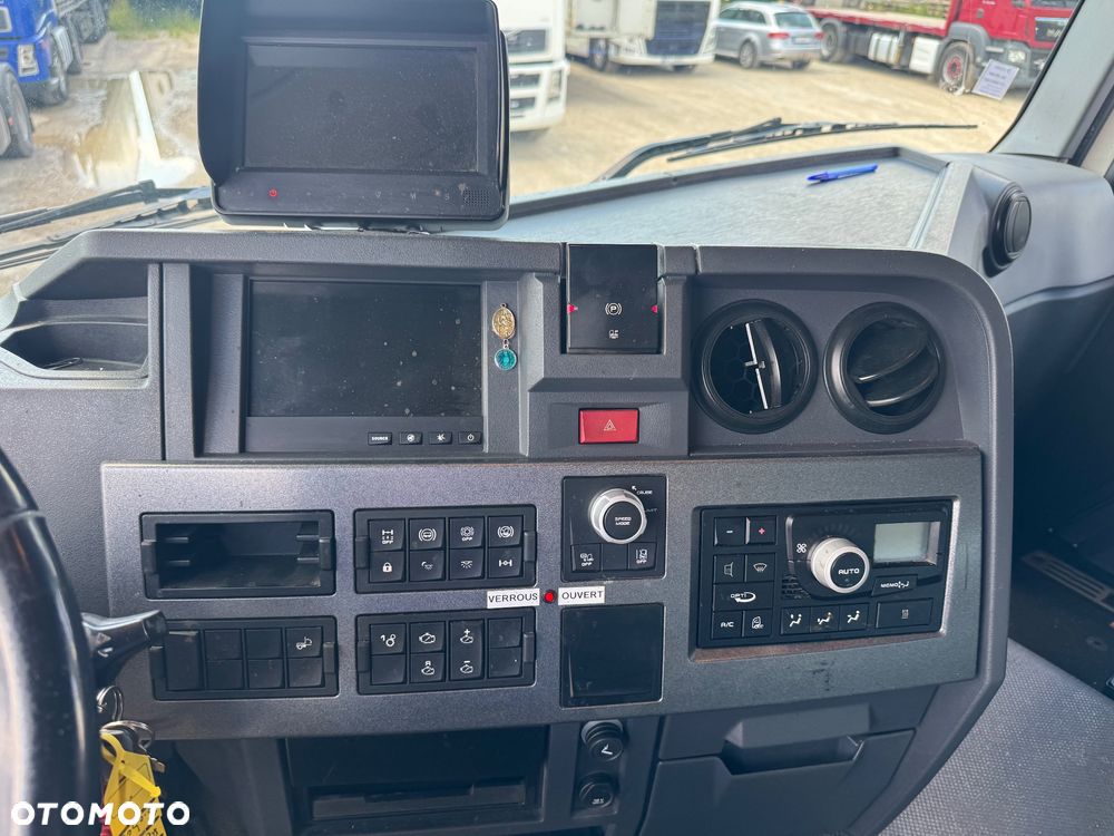 Renault T480 - 20
