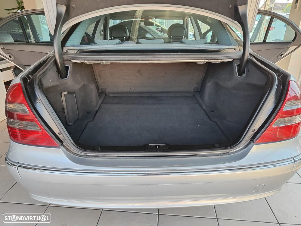 Mercedes-Benz E 220 CDi Avantgarde - 17