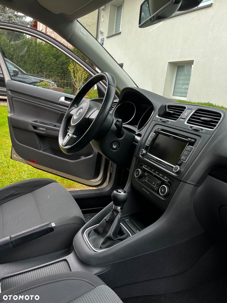Volkswagen Golf - 28