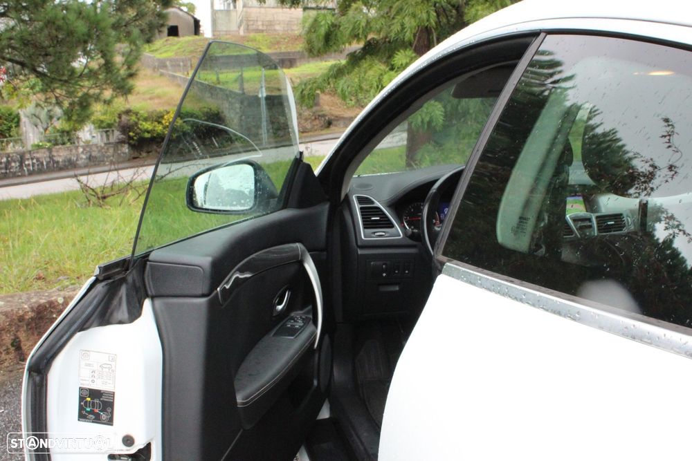 Renault Laguna Coupe 2.0 dCi Dynamique S 4Control - 16