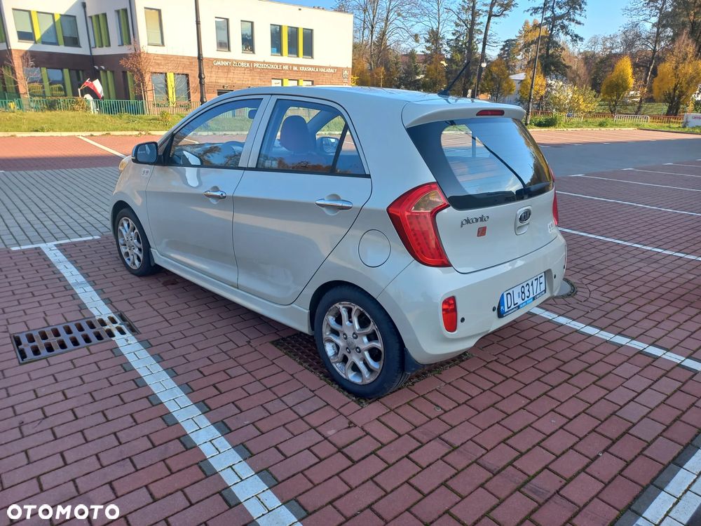 Kia Picanto 1.2 L - 4