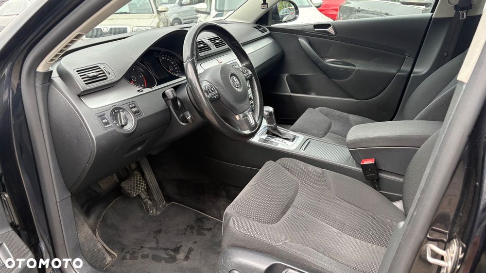 Volkswagen Passat 2.0 TDI Comfortline DSG - 27