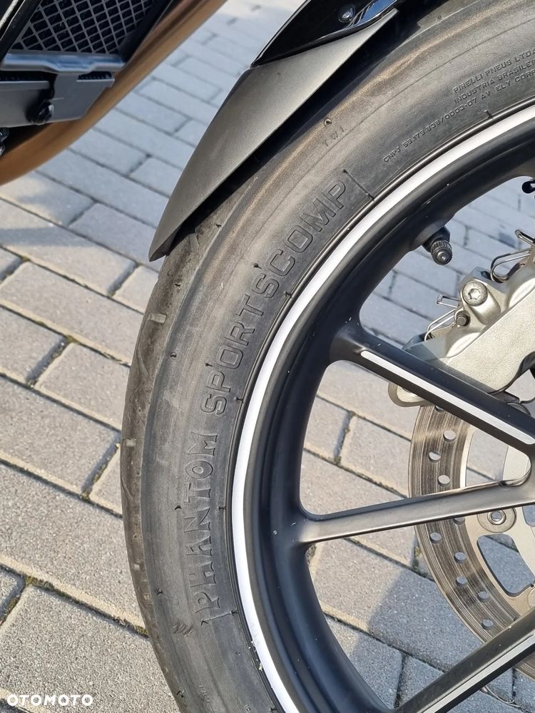 Triumph Street Twin - 10