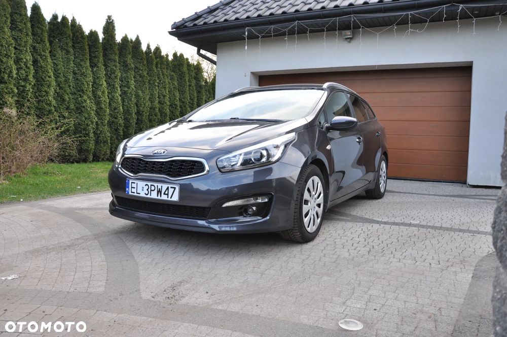 Kia Ceed 1.4 L - 6