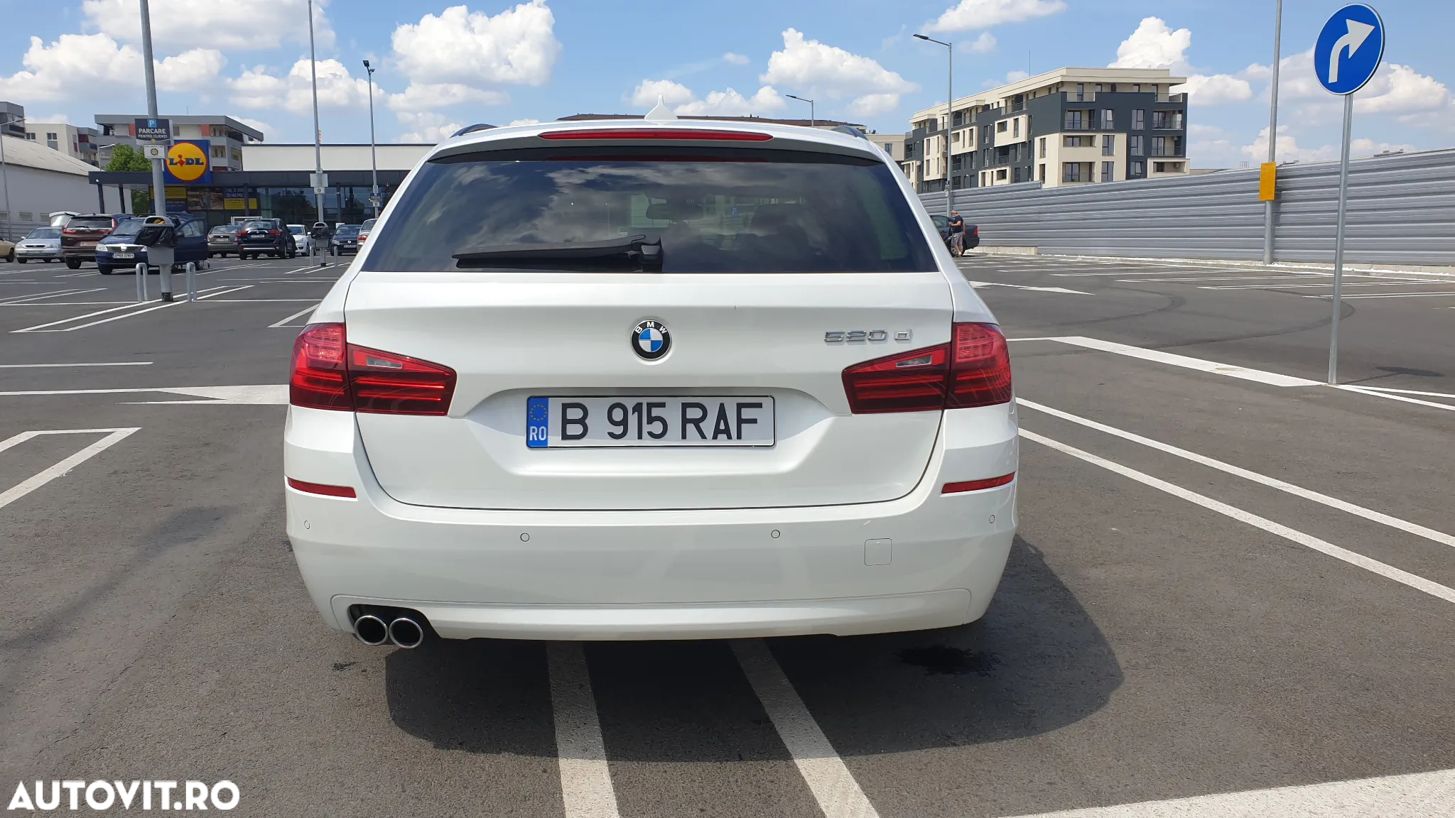 BMW Seria 5 520d Touring - 10