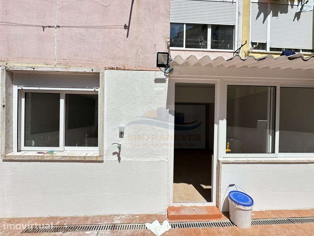 Sinta a Cidade, Viva com Conforto - Apartamento T1+2 com Terraço Pr... - Grande imagem: 2/15