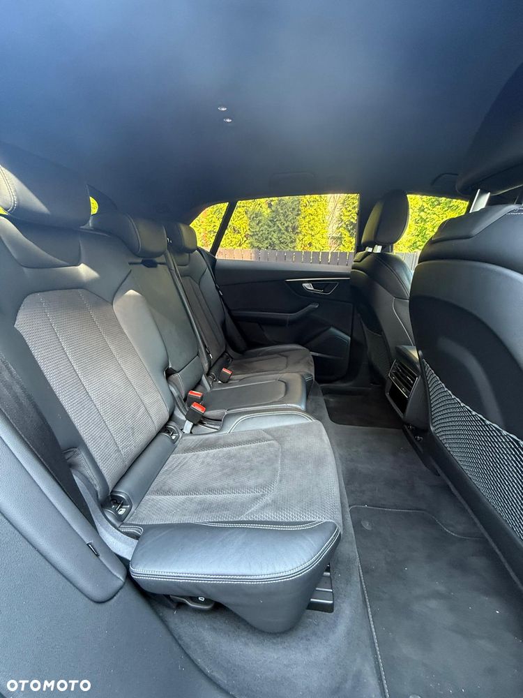 Audi Q8 - 8