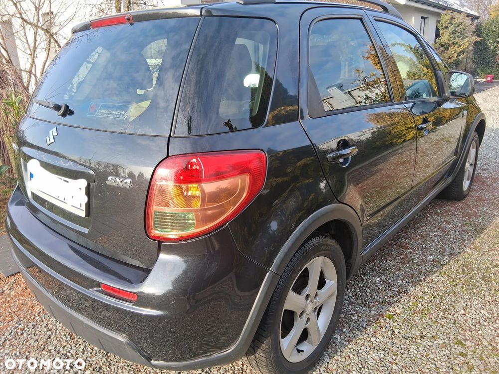 Suzuki SX4 1.5 Streetline 4x2 Classic - 3