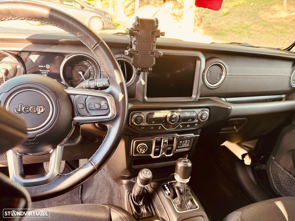 Jeep Wrangler - 5