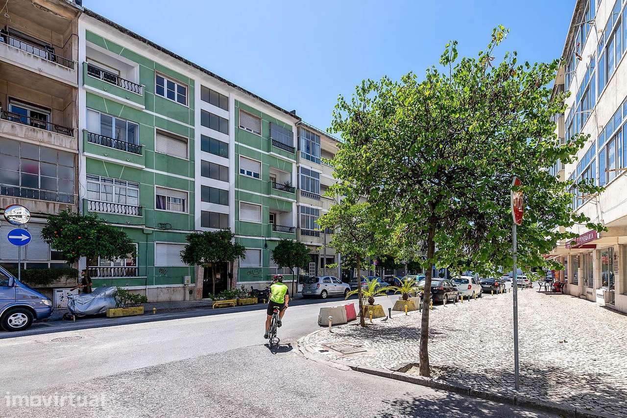 Prédio em propriedade Total - Rua da Guiné - Grande imagem: 2/40